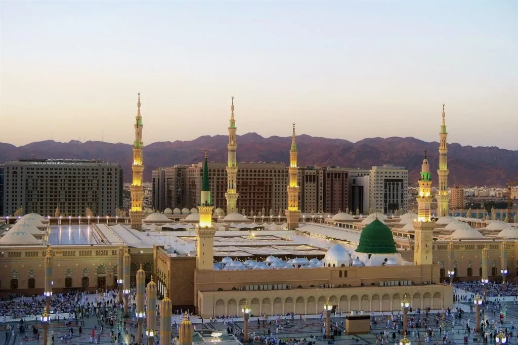Masjid an-Nabawi and the Green Dome at golden hour