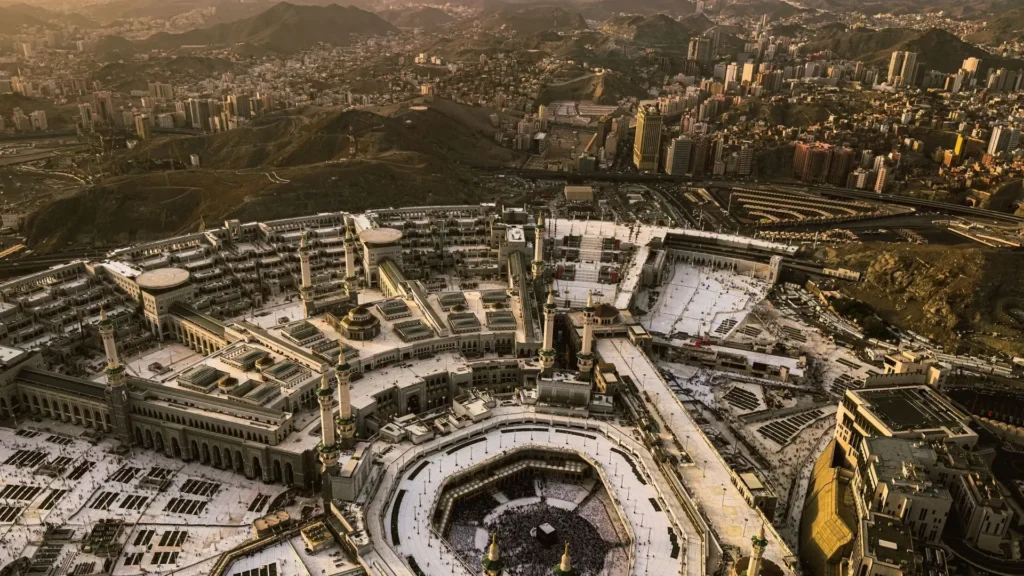 Aerial view of Masjid al-Haram and central Makkah at dusk