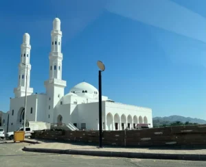 Masjid al-Arish at Badr, a white mosque with twin minarets and a dome