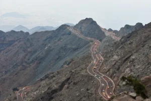 The Al Hada mountain road winding up the escarpment to Taif
