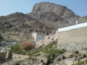 Jabal al-Nour above old houses in the Makkah district at its foot